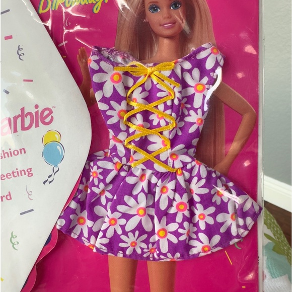 Vintage 1995 “Happy Birthday Barbie!” Greeting Card w/Adorable Barbie Dress -NEW - Picture 6 of 8